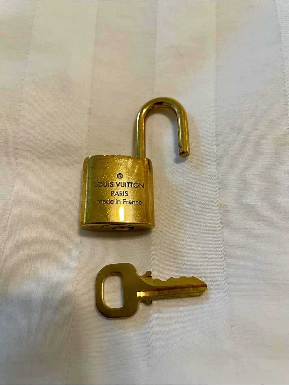Louis Vuitton #332 Gold-tone Lock and Key with LV Monogram - Picture 3 of 5